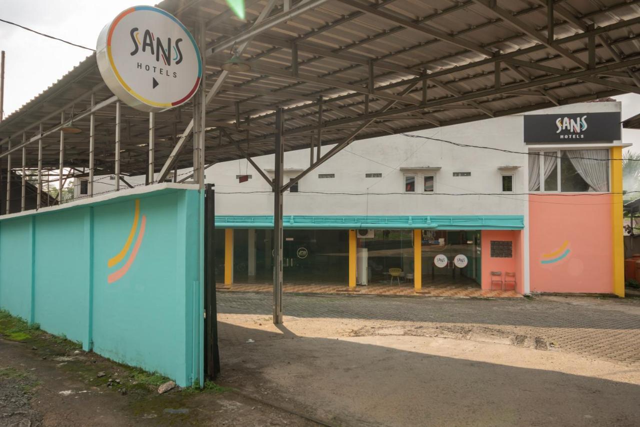 Sans Hotel Beauty Palembang Kültér fotó