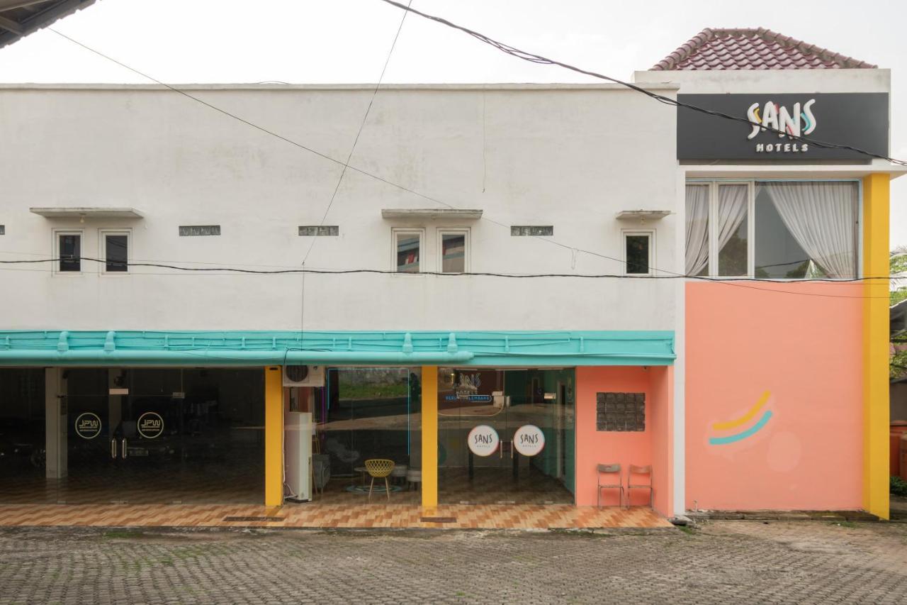 Sans Hotel Beauty Palembang Kültér fotó